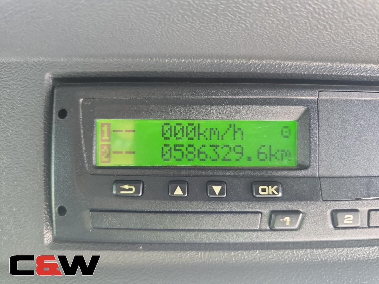 Vehicle image 32